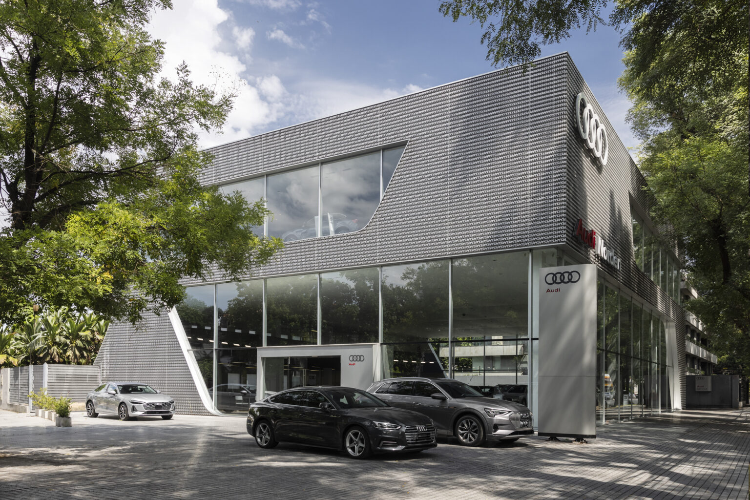 Audi Norden Terminal Concept – fachada, Av. del Libertador 15154, San Isidro